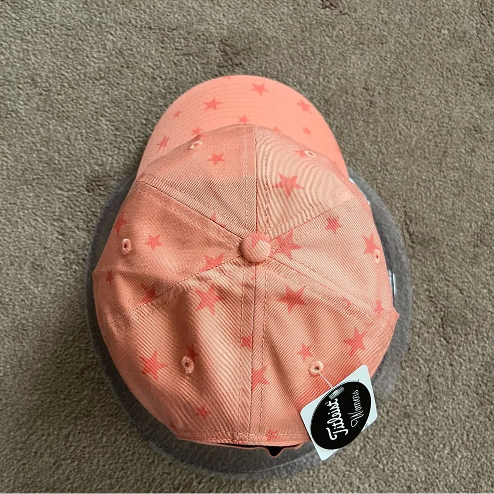 Titleist measures brim